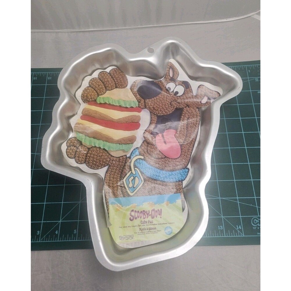 Retro Scooby Doo Cake Pan 2105-3227 - Wilton